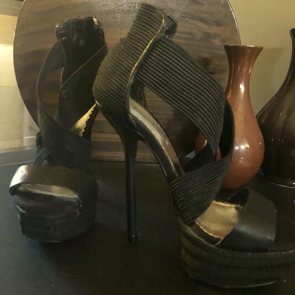 Black BEBE high heel - Picture 1 of 3